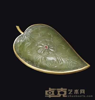 17TH/18TH CENTURY A SMALL MUGHAL GREEN JADE LEAF-SHAPED PLAQUE 
